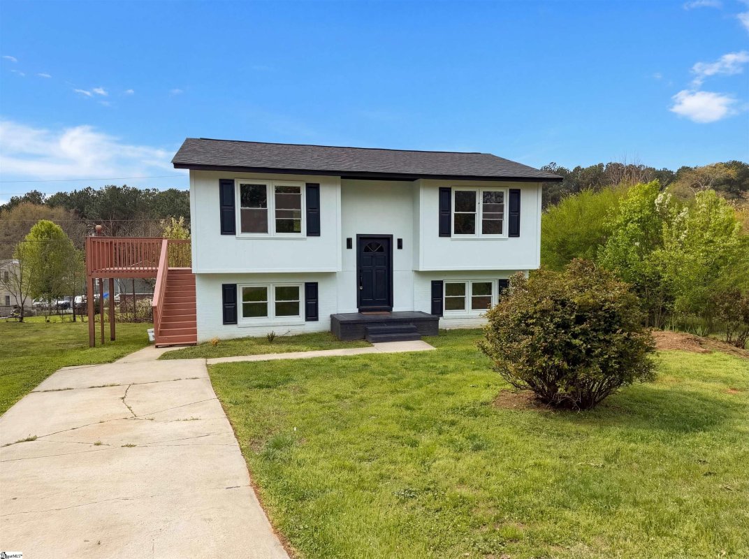105 Foxhall Court