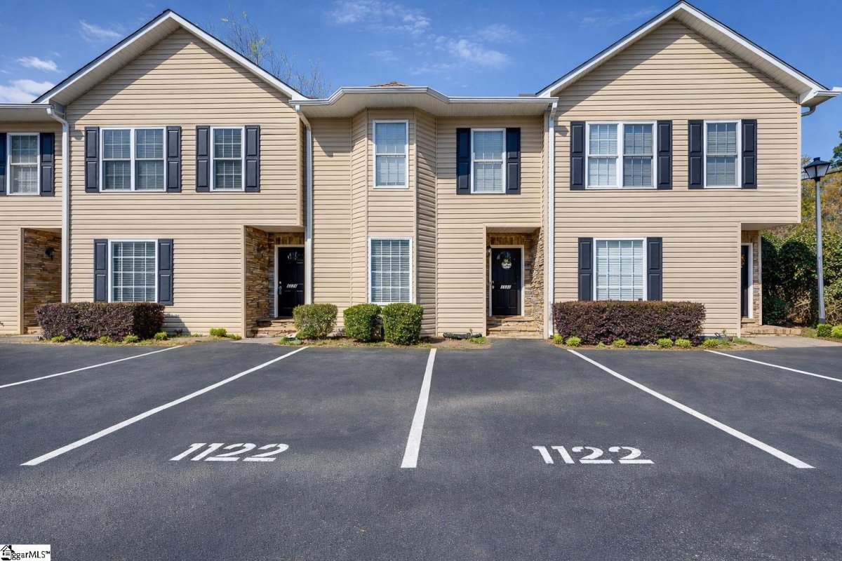 1122 E Lee Road