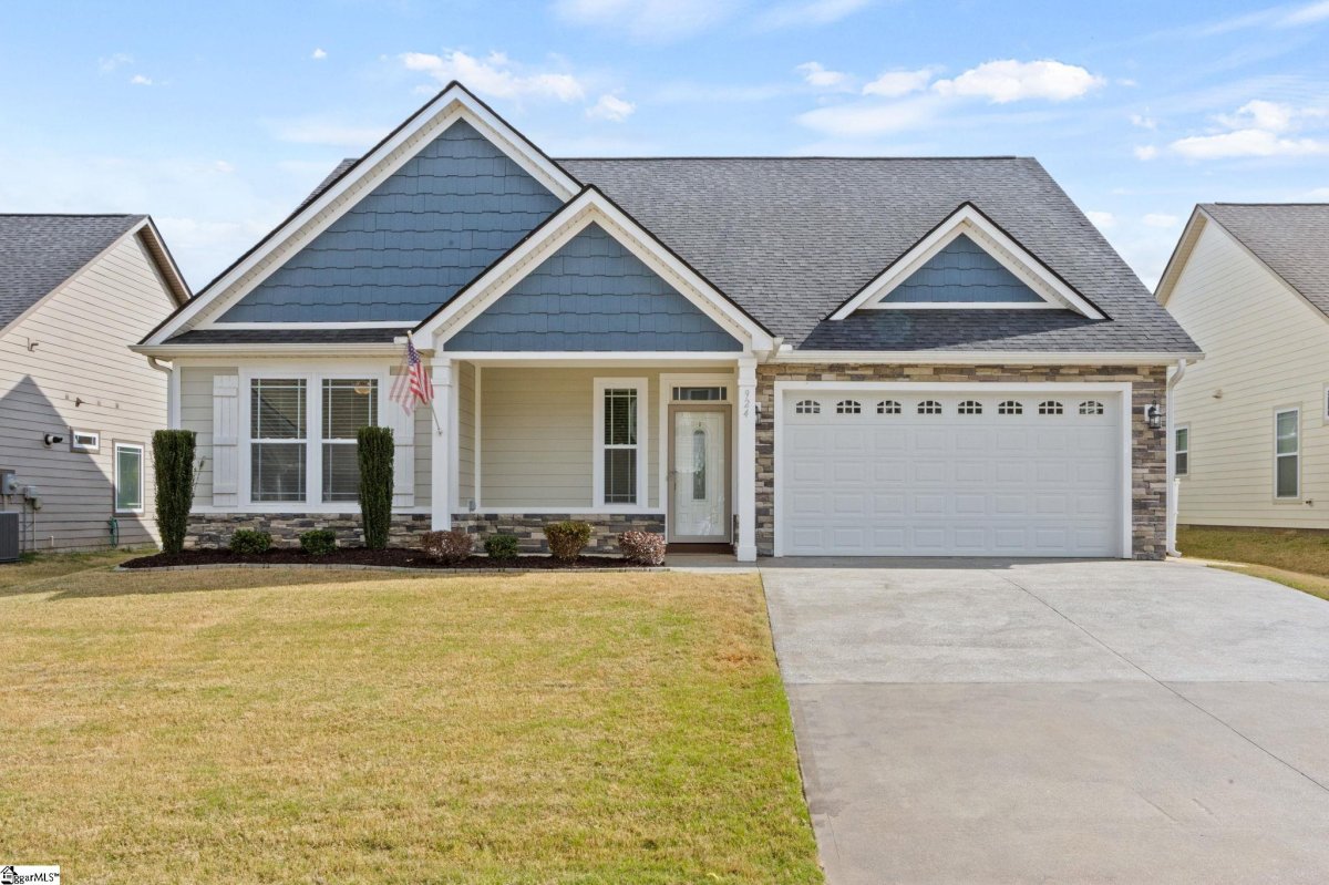 924 Hunterdale Lane