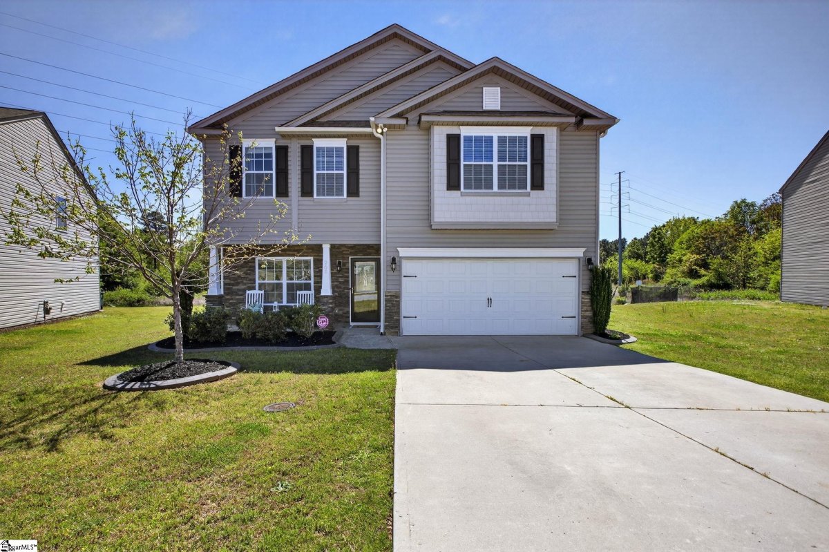 208 Addlestone Circle