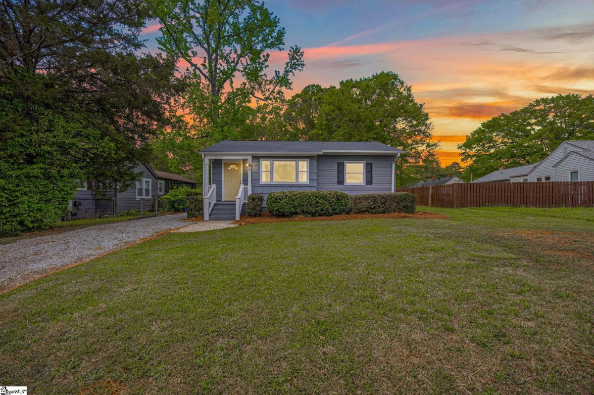 6 Pleasant Ridge Avenue