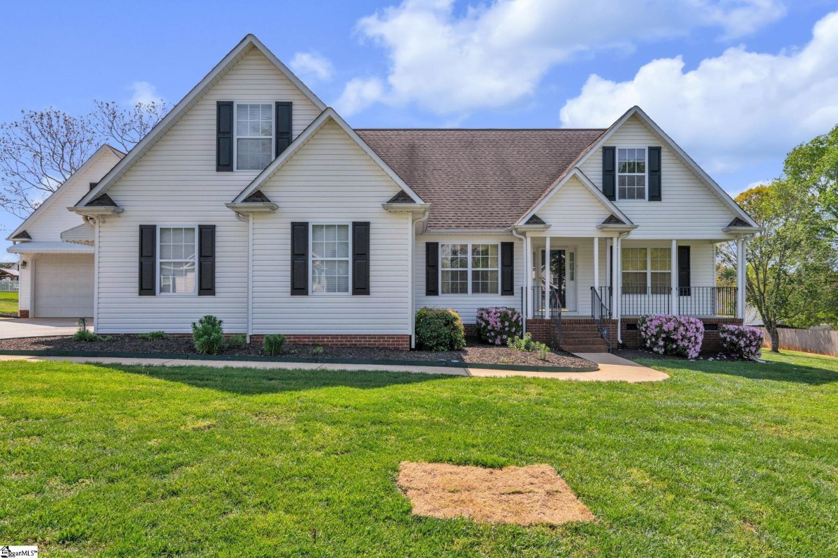 7 Brook Laurel Lane