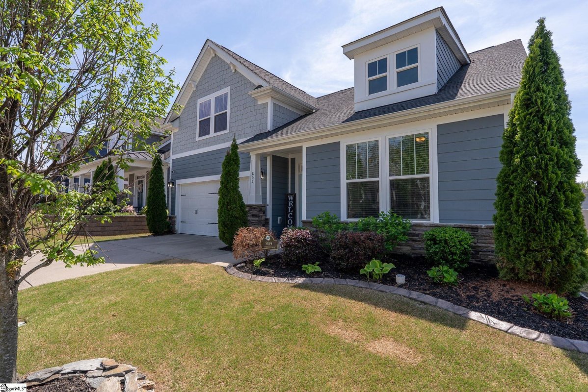 809 Lockhurst Drive