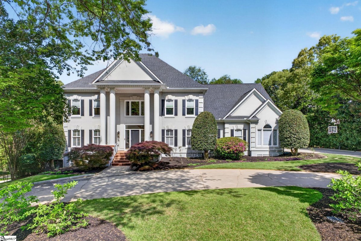 120 Thornblade Boulevard