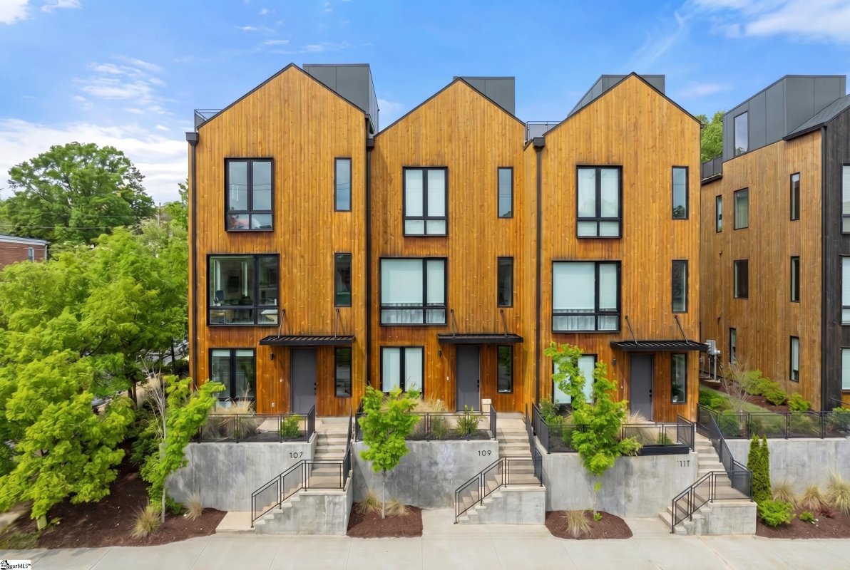 107 East Stone Avenue