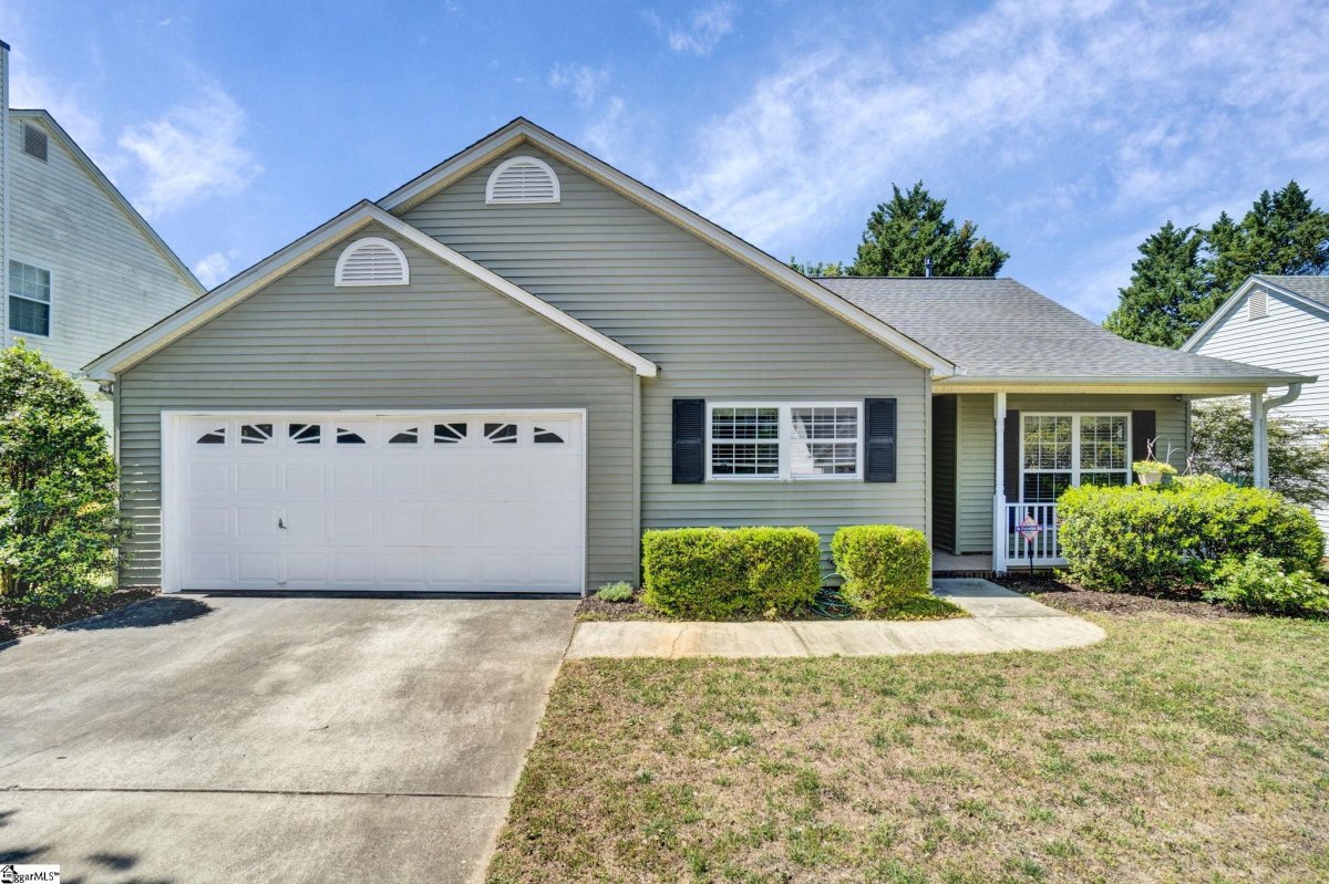 338 Riverside Chase Circle