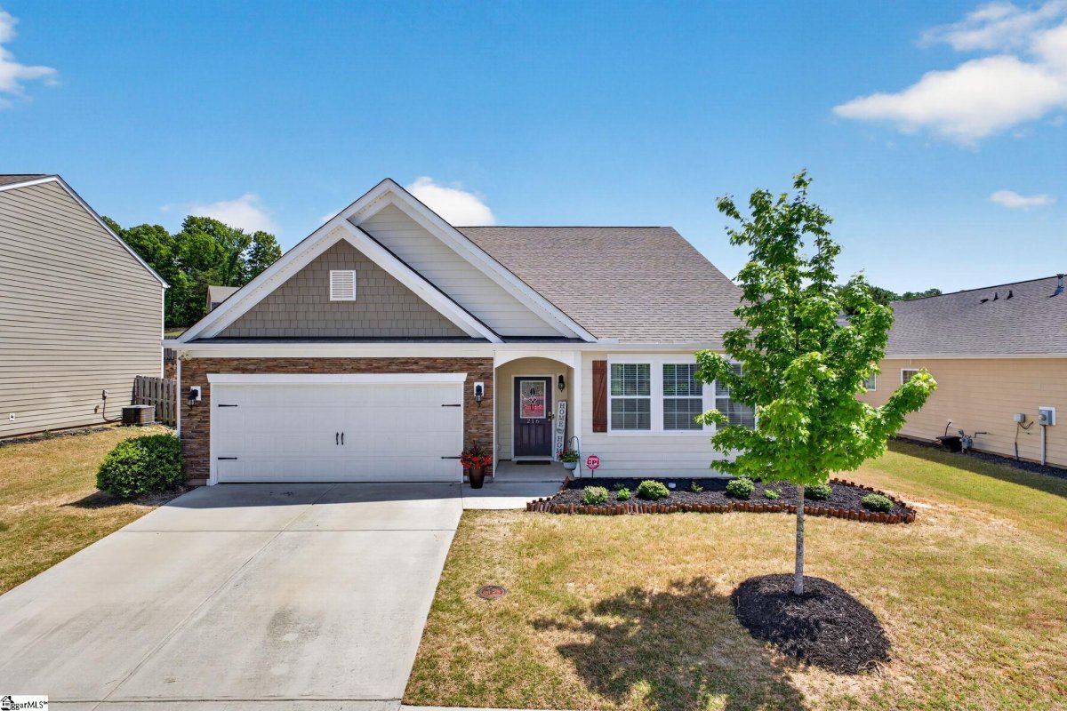 216 Lake Grove Road