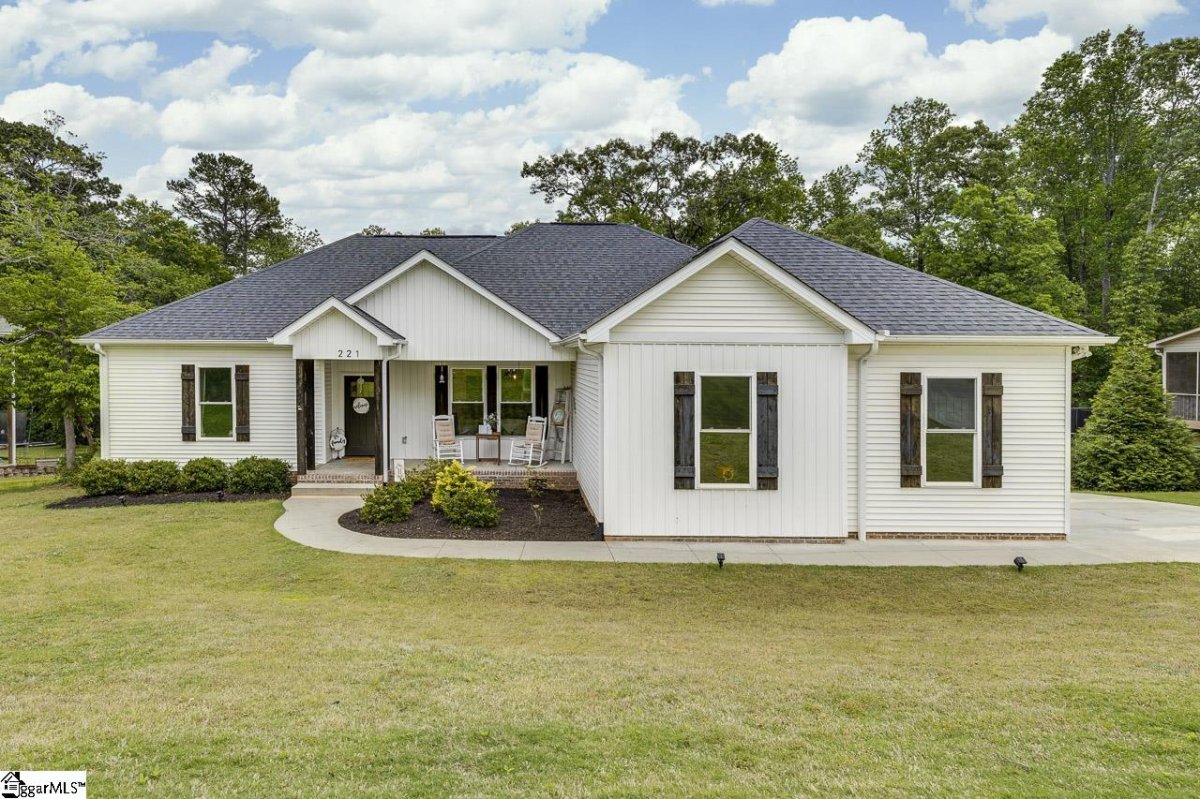 221 Glen Laurel Drive