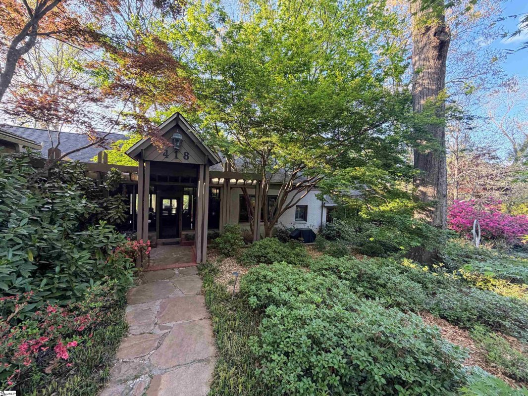 418 Woodland Way