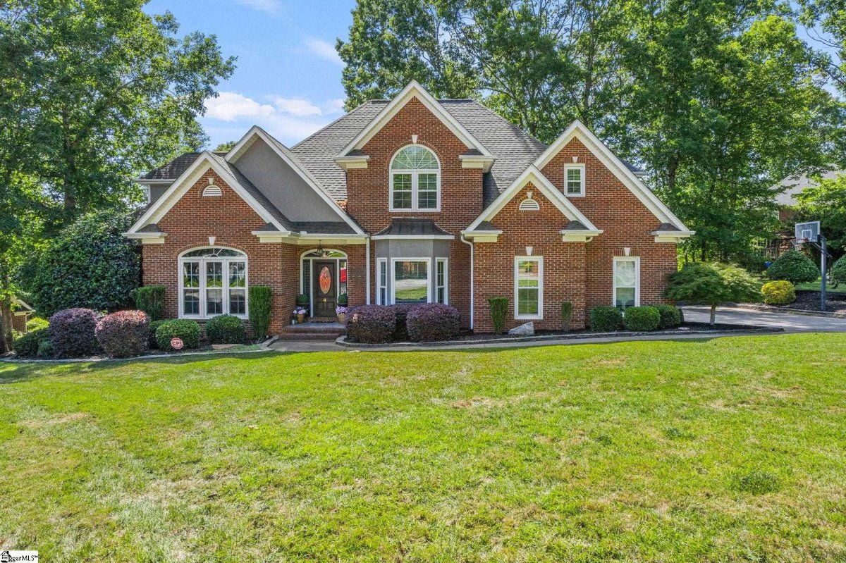 4 Golden Bear Court