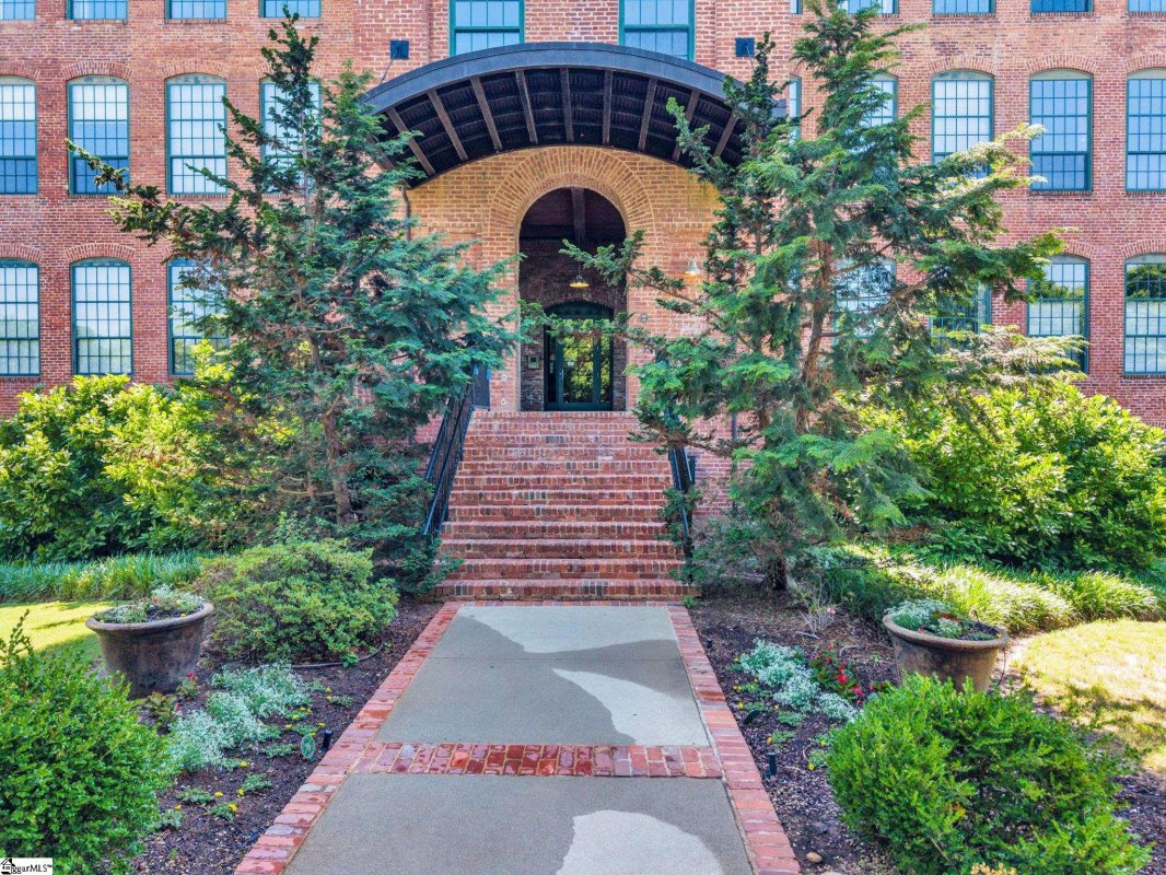 400 Mills Avenue Unit 306