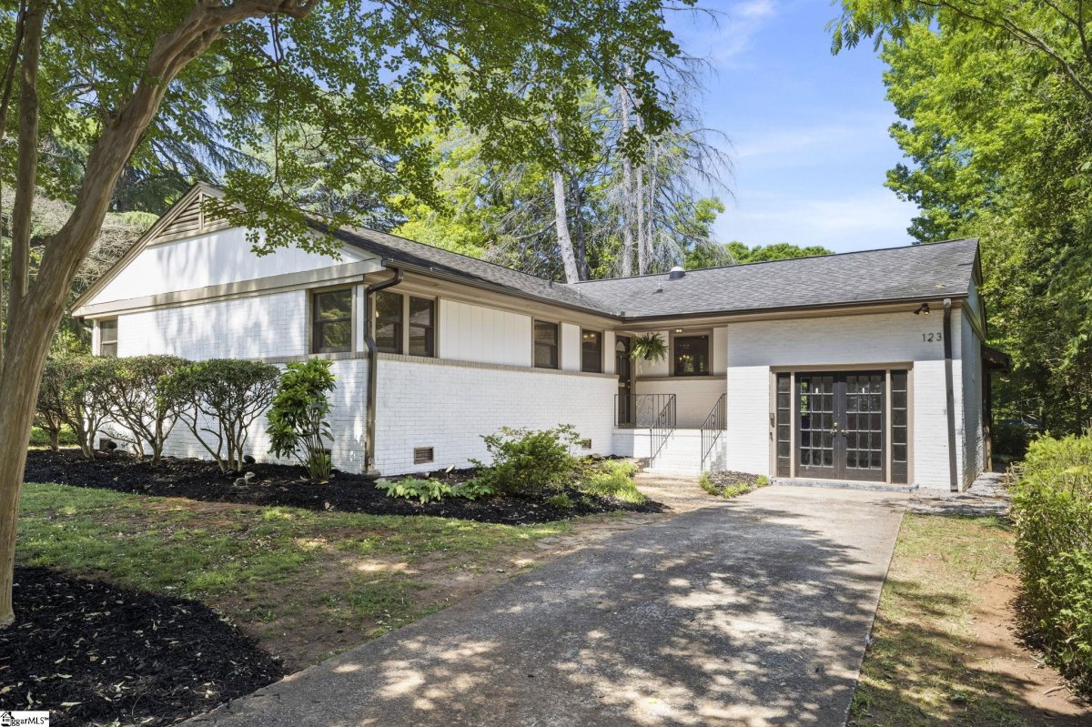 123 Ridgecrest Drive