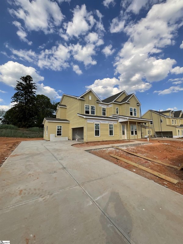 900 Cedarleaf Way