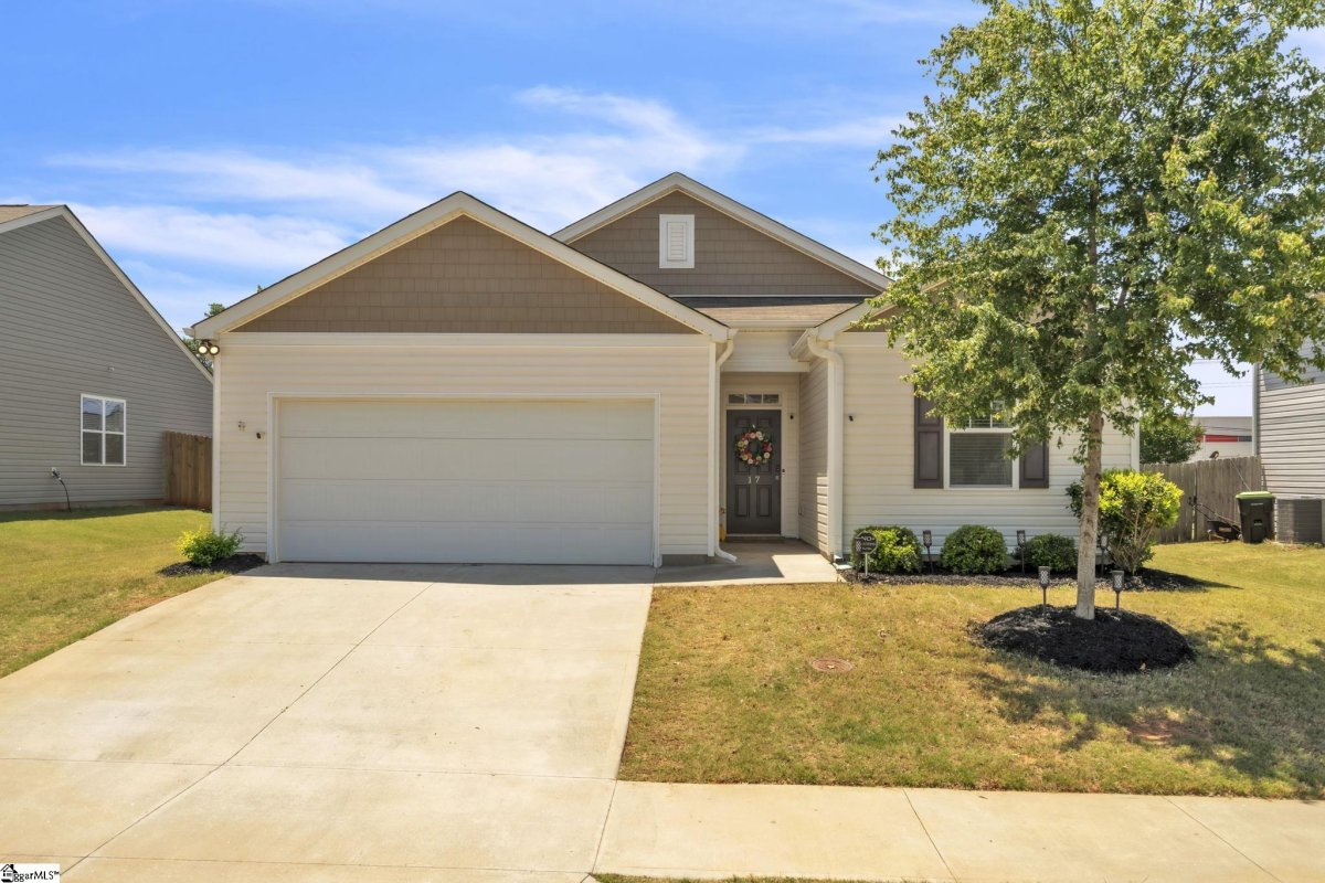 17 Crestwood Pines Trail