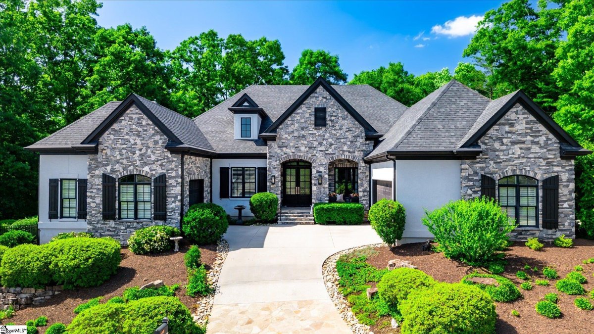 245 Abenaki Way