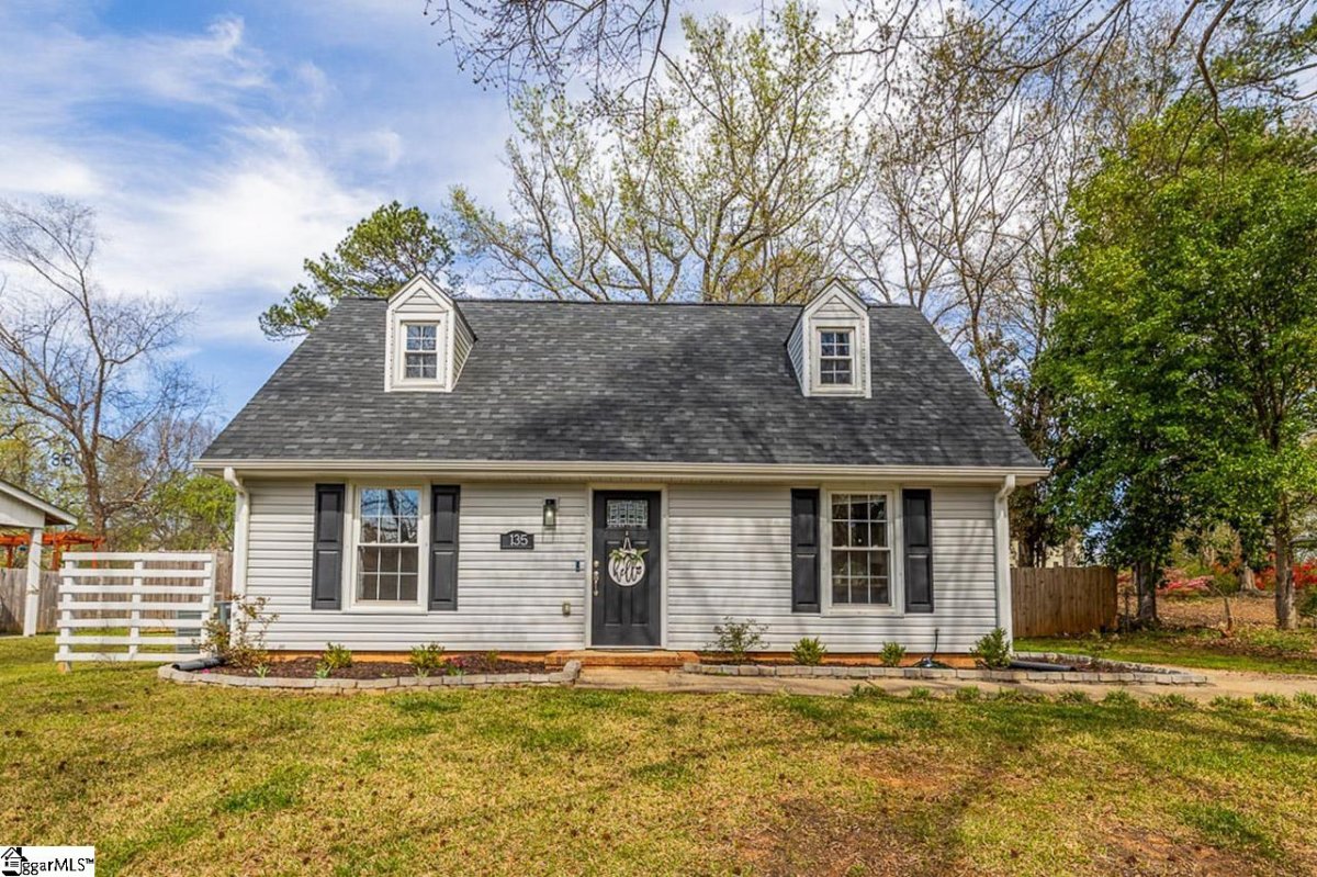 135 Ashdown Drive