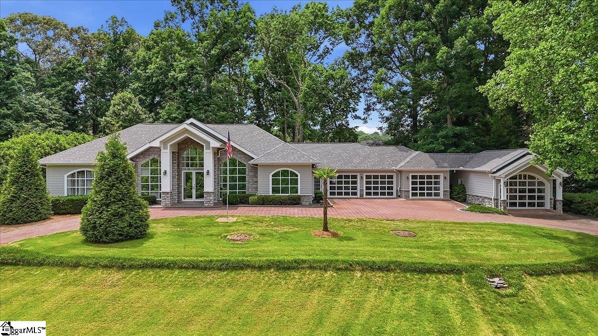 102 Greenleaf Lane