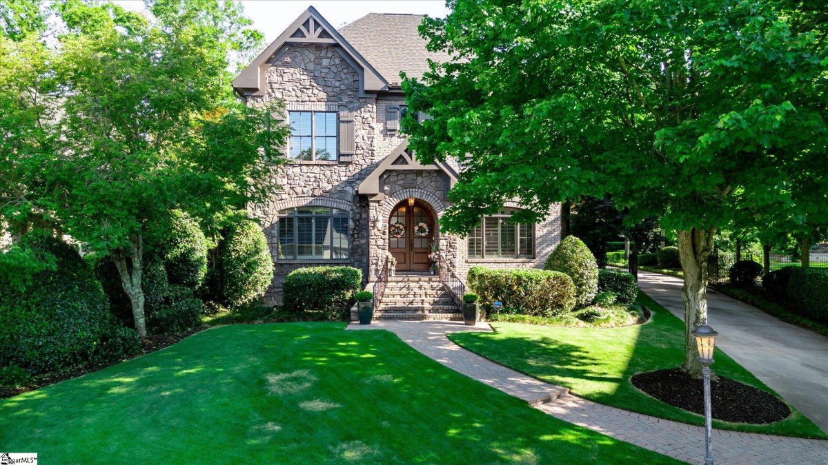 10 Travertine Court