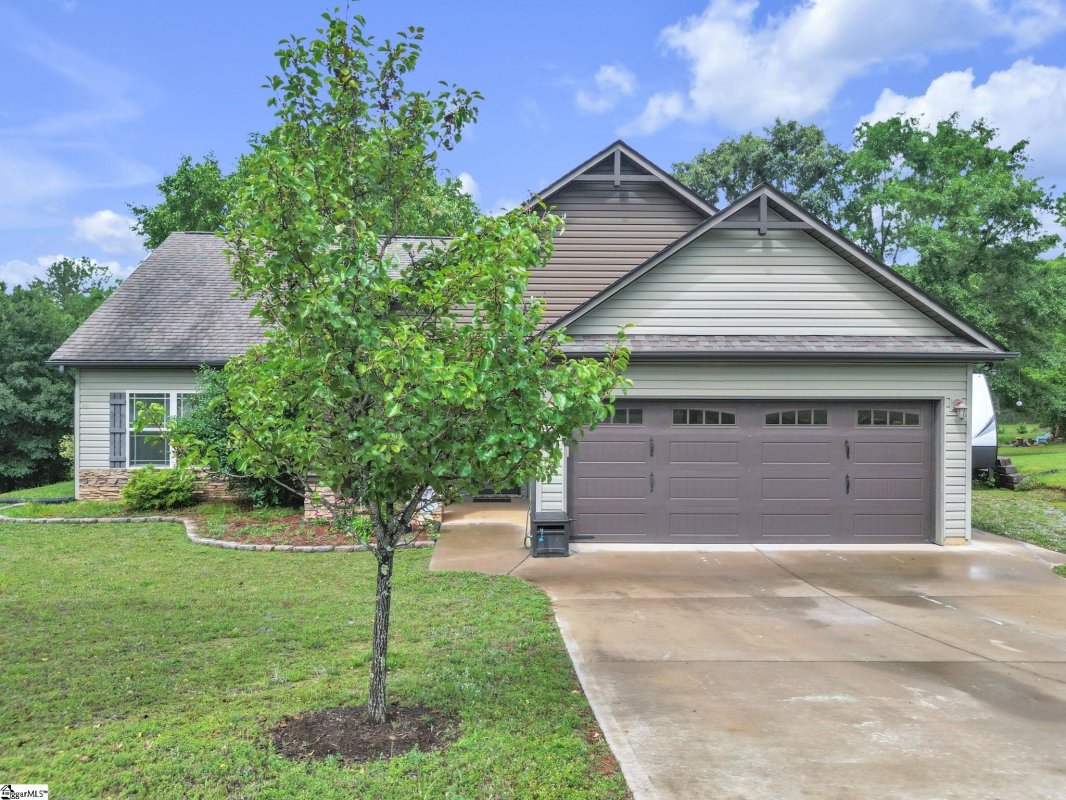 215 Cooleys Crest Lane