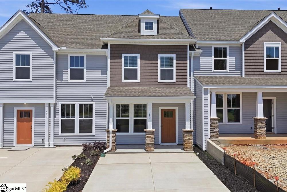 303 Speyside Lane