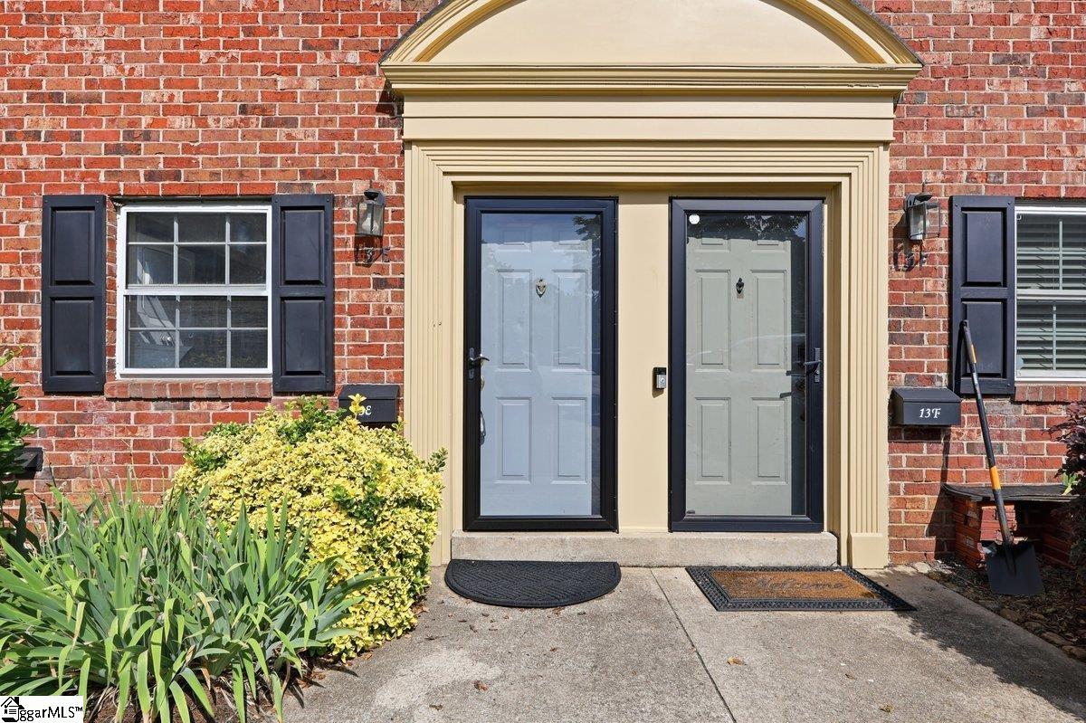 2530 E North Street Unit 13-E