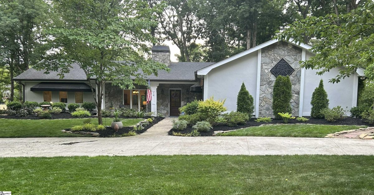 19 Linkside Lane