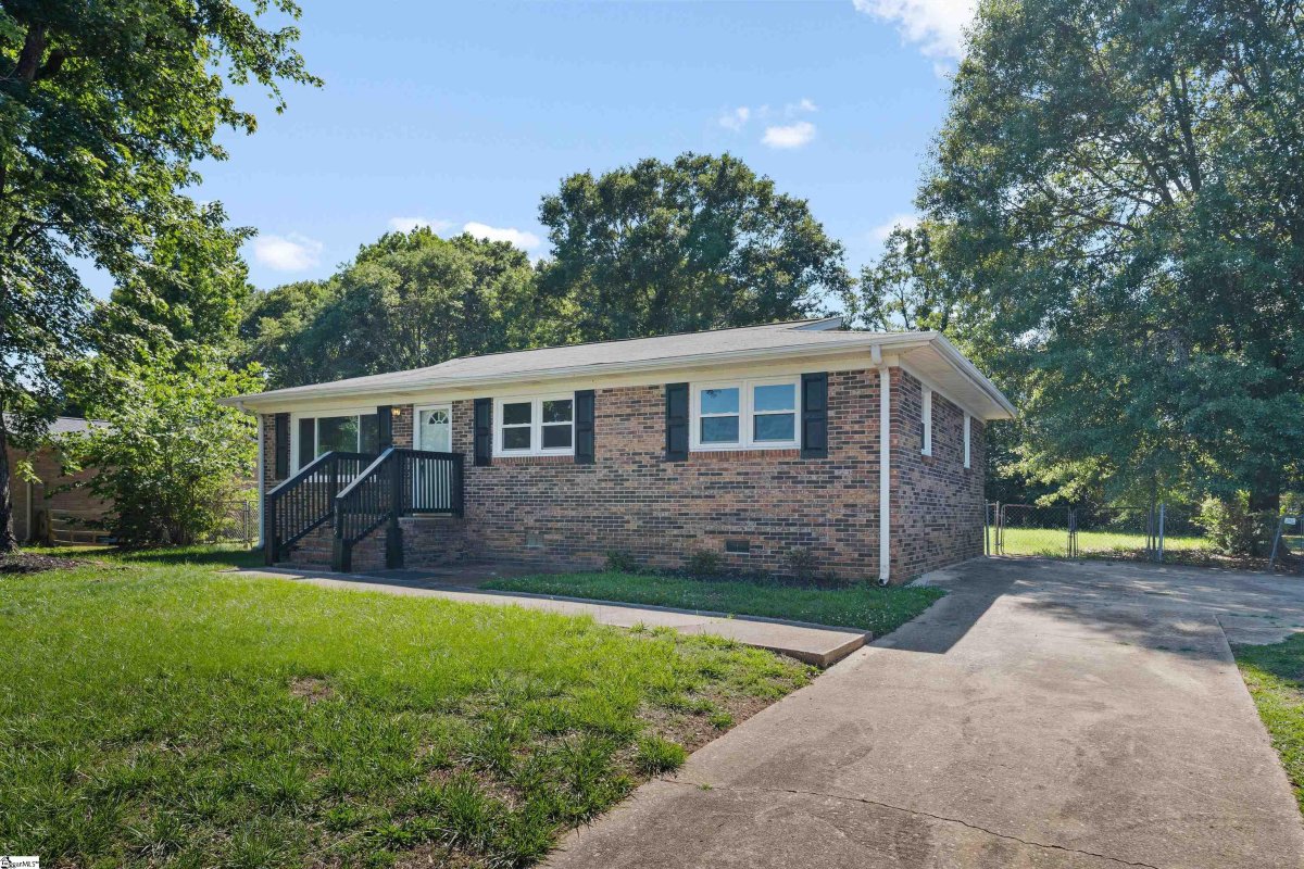 105 Abbotsford Drive