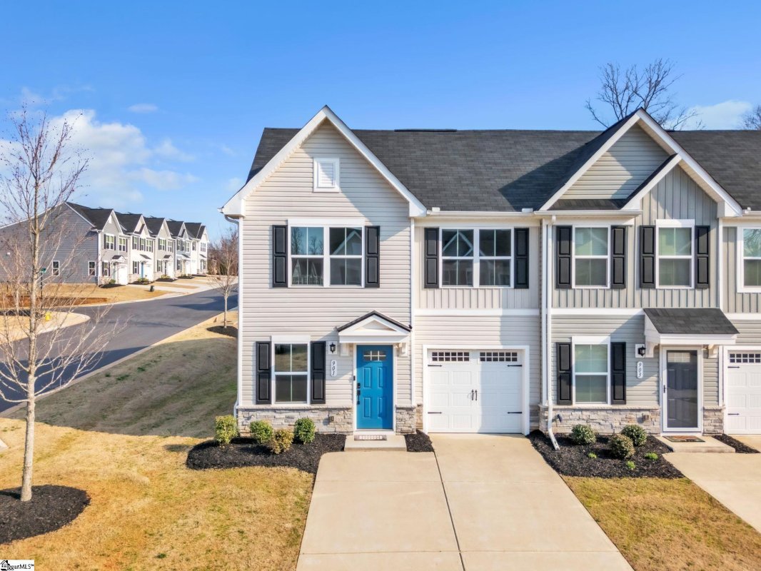 901 Leyburn Lane