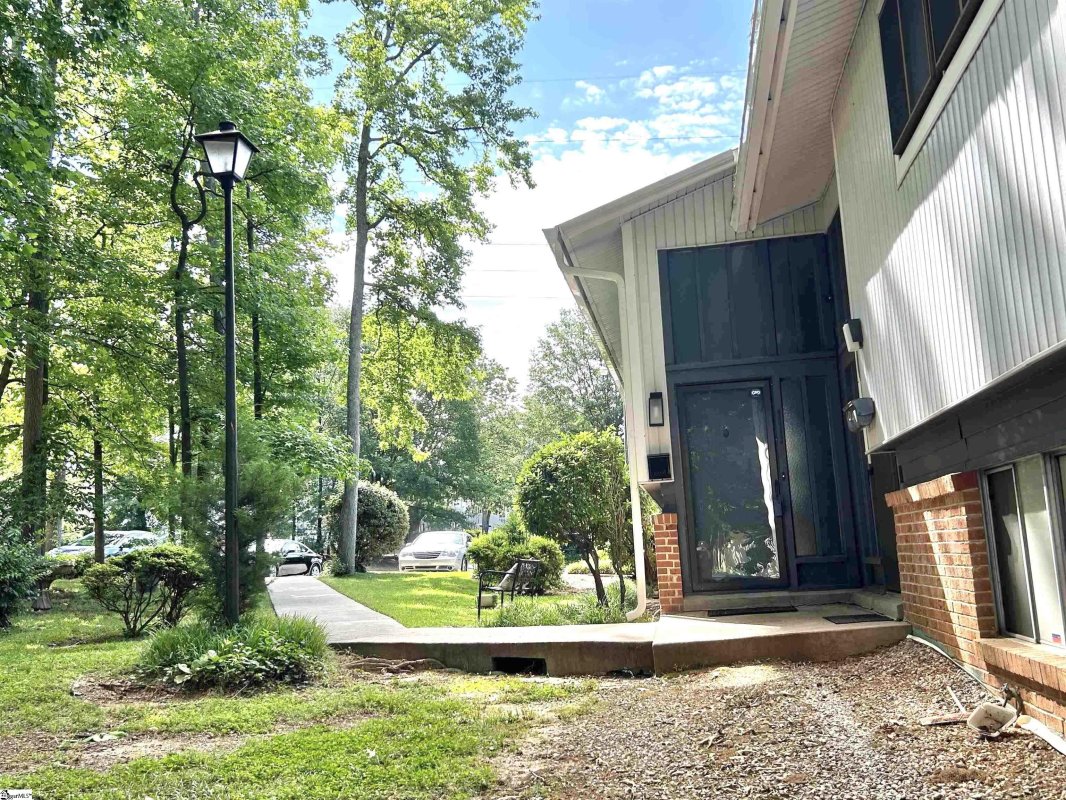 111 Briarview Circle