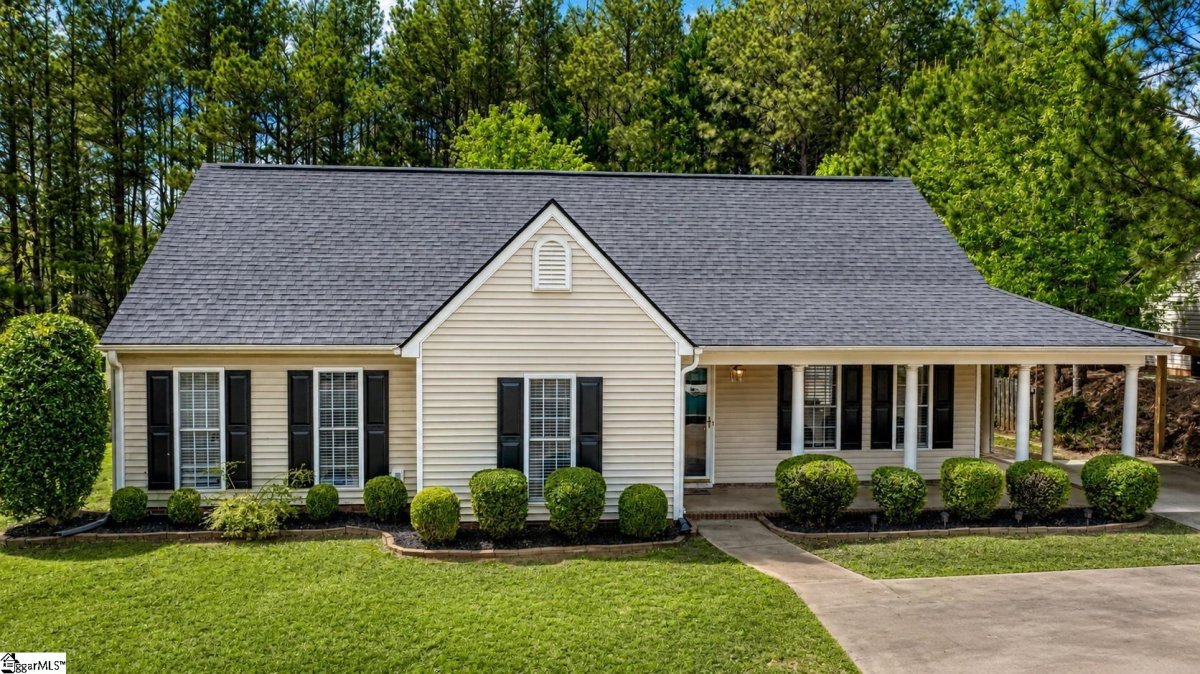 102 Hawk Ridge Road