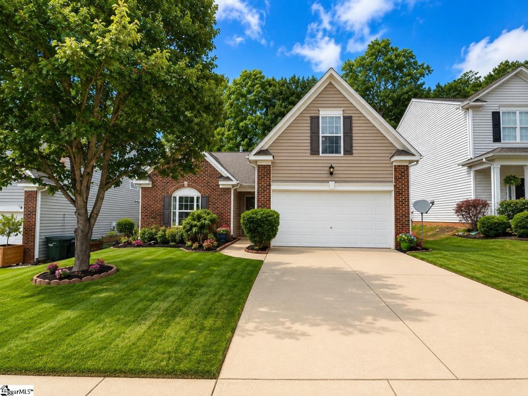 12 Knoll Ridge Drive
