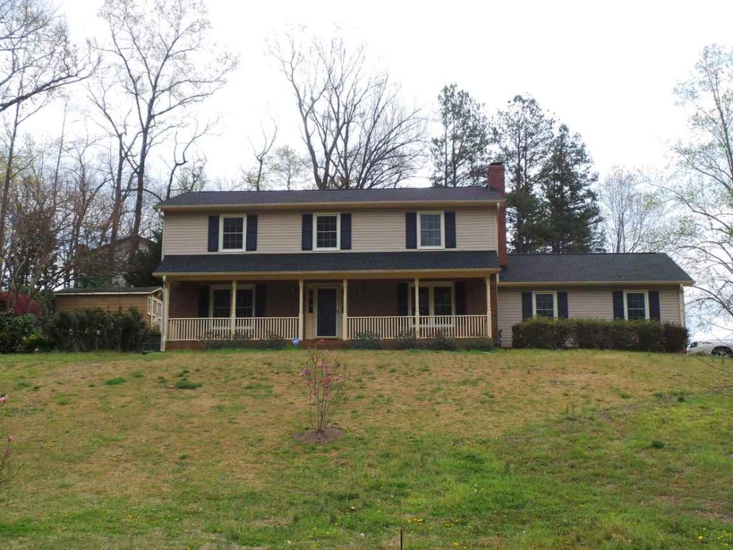 276 Fairlane Dr