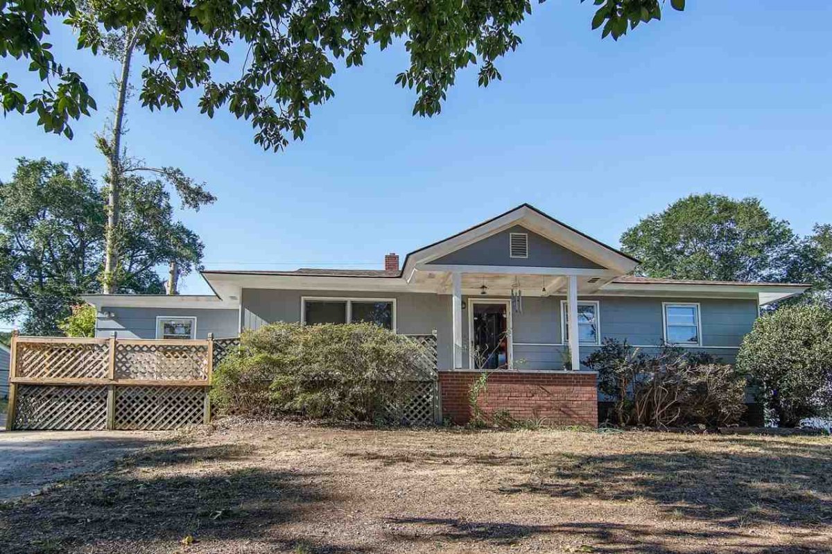 809 Hillwood Ave.