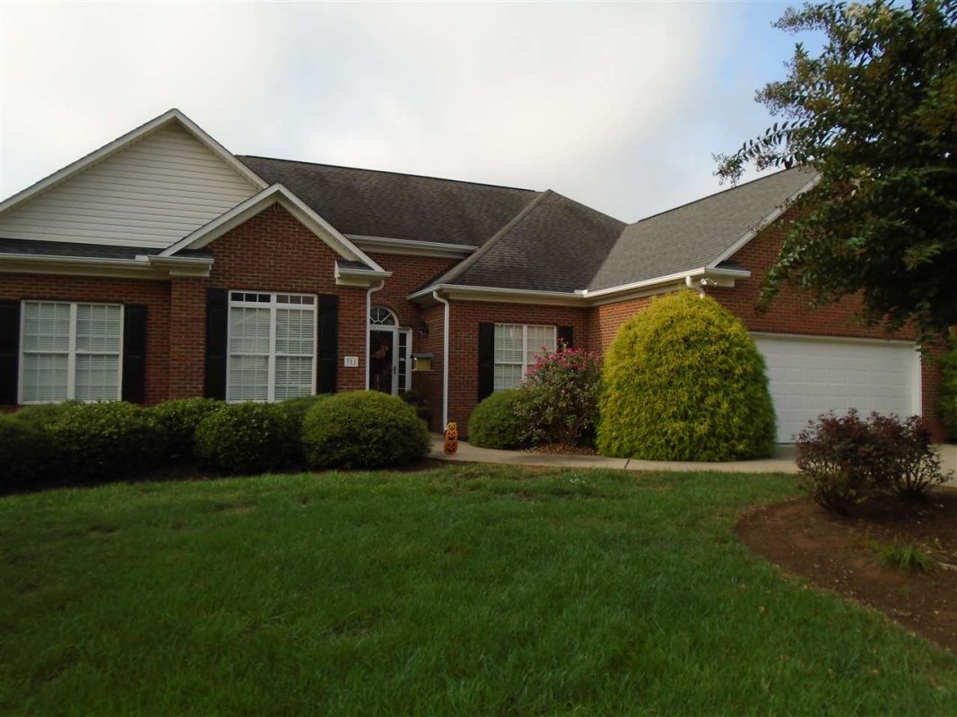 311 Cedar Bluff Dr