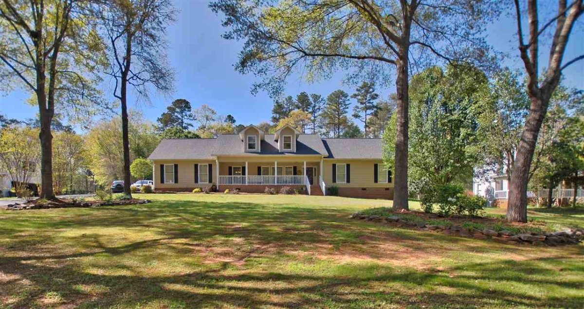 320 Tracy Lane