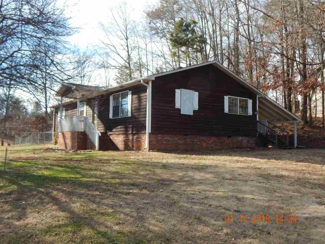 201 Laurelwood Dr