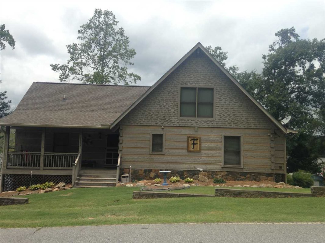 1113 Dickson Road