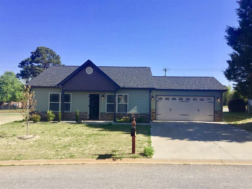 304 Gleaner Drive