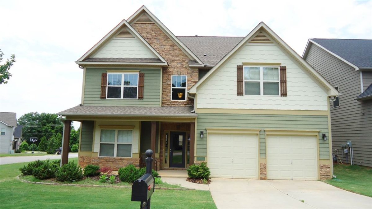 233 N Radcliff Way