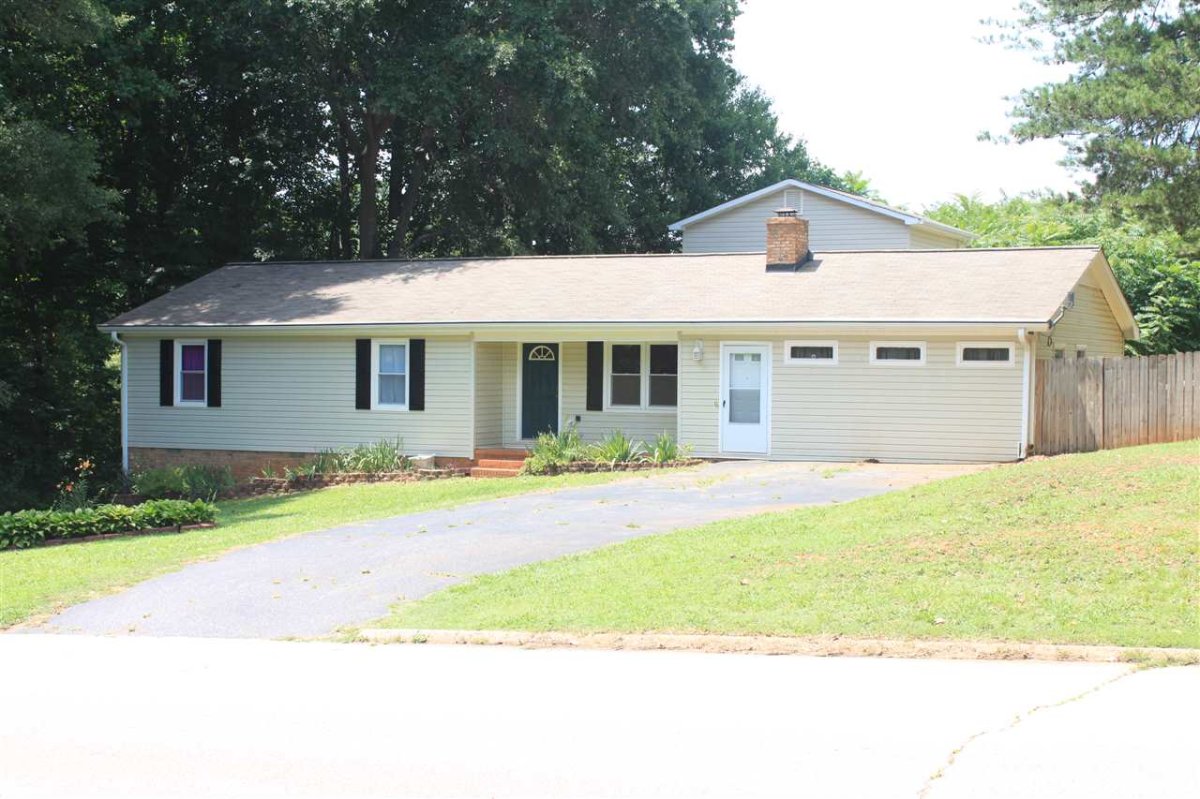 6 Willow Pines Court