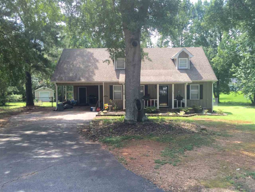 111 Aaron Ct