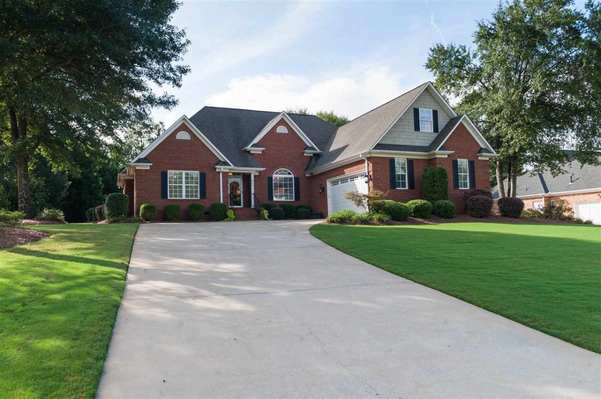 609 Latimer Dr