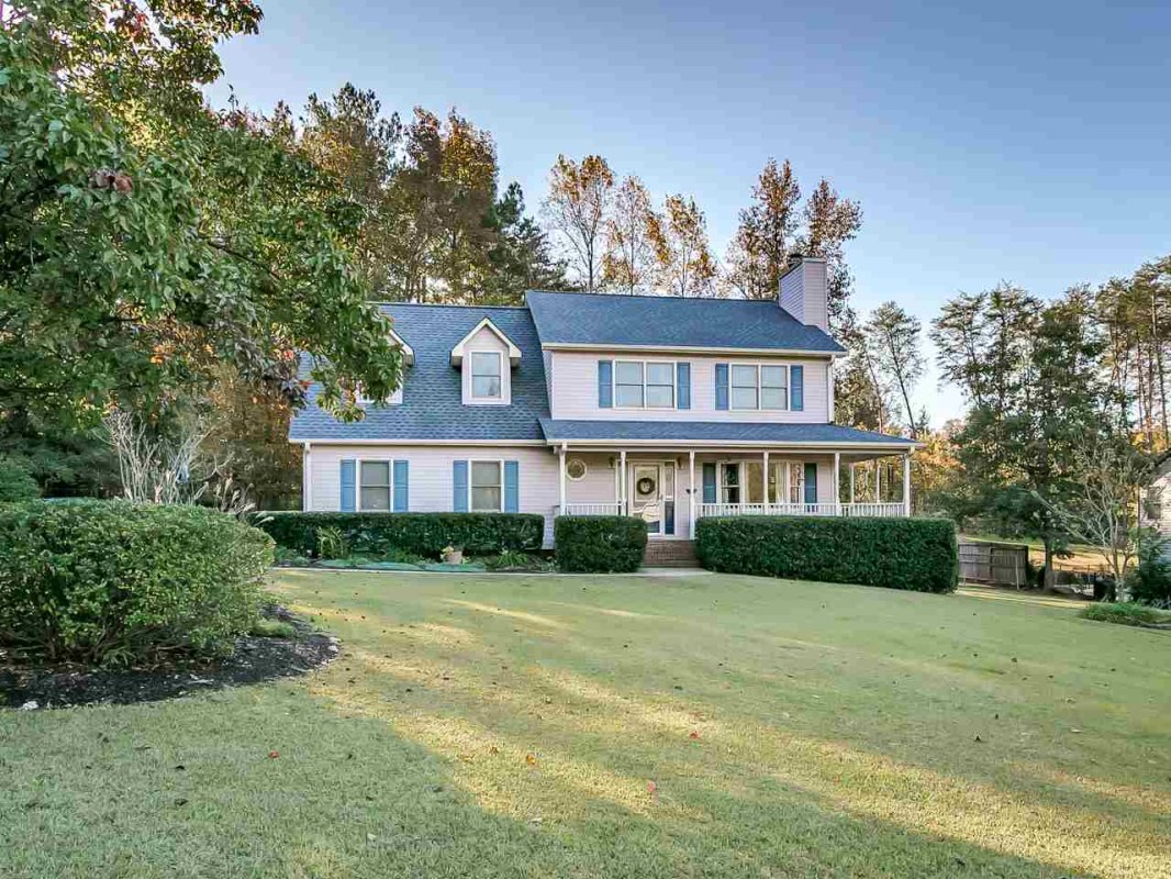 106 Lake Bowen Ct