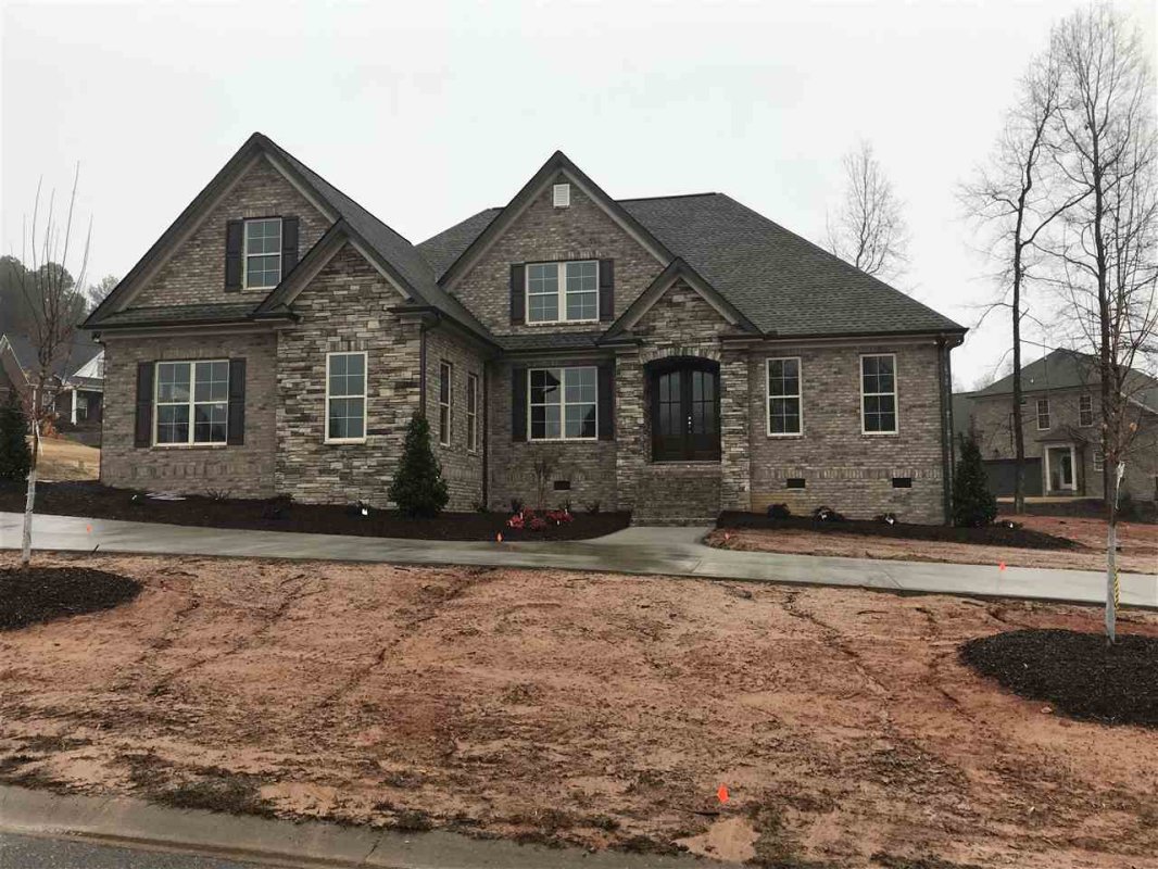 206 N Monterey Drive