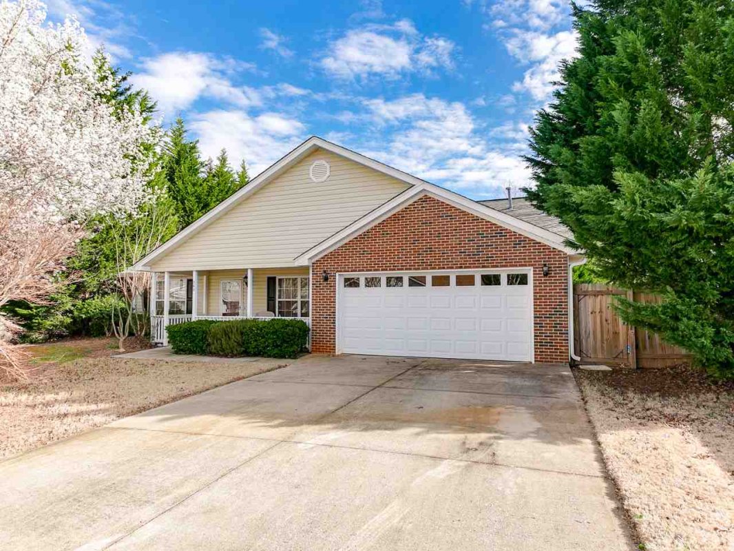 368 E Pheasant Hill Dr