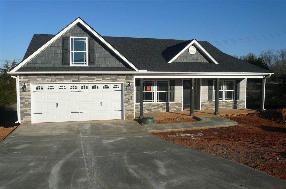 312 Gleaner Dr