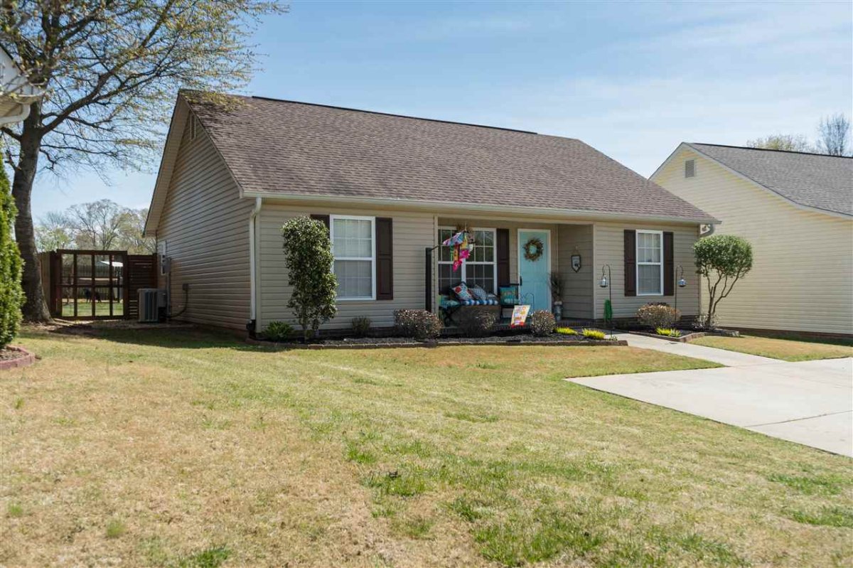 345 Bishop Hicks Ct