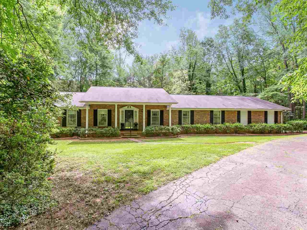 145 Lomond Ln