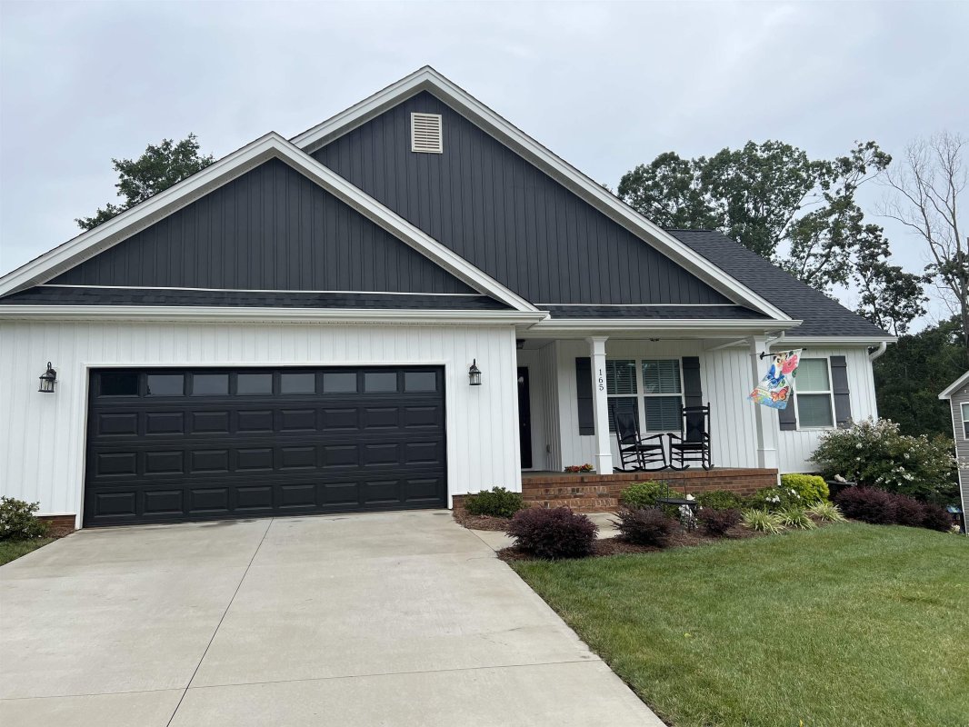 165 Glendower Lane