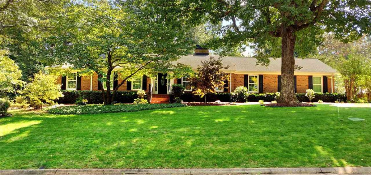 905 Wentworth Dr